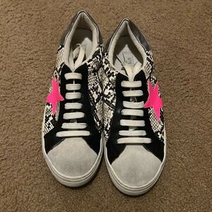 Steve Madden Rubie Sneakers Sz 8.5